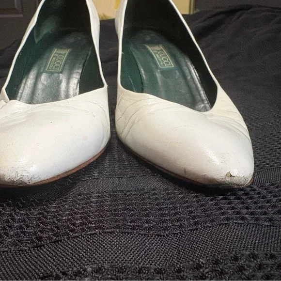 Vintage Gucci Women's Cream Leather Heels - Picture 5 of 6